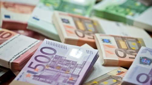 EÚ netuší, kto zaplatí Ukrajine 90 miliárd eur za pôžičku, vyhlásil europoslanec.