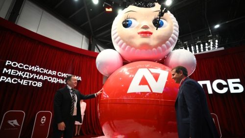 Ruský platobný systém odolný voči sankciám bude prospešný pre celý svet, tvrdí popredný bankár