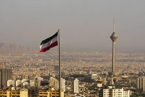 Irán zadržal dvoch francúzskych diplomatov pre „zasahovanie“