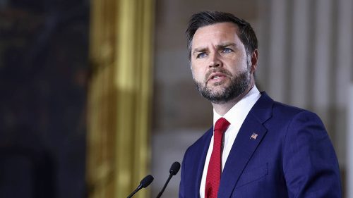 Vance varuje pred „rastúcim záujmom o socializmus“ v USA