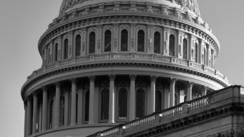 Washington diskutuje o jadrovom útoku na Irán, tvrdí bývalá kongresmanka