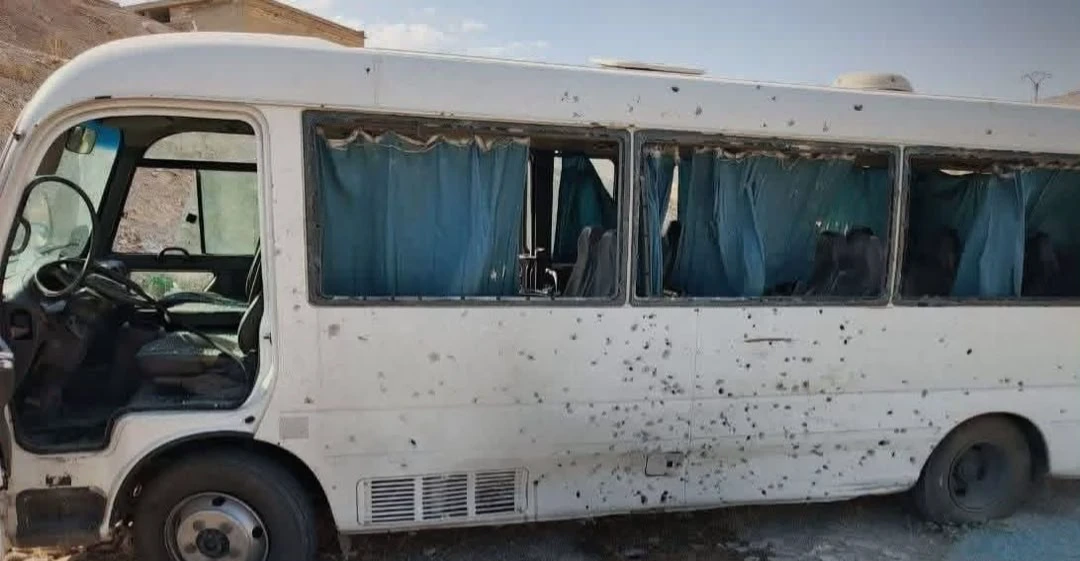 Bomba pri ceste zasiahla autobus vnútornej bezpečnosti neďaleko Damasku Bomba pri ceste zasiahla autobus vnútornej bezpečnosti neďaleko Damasku