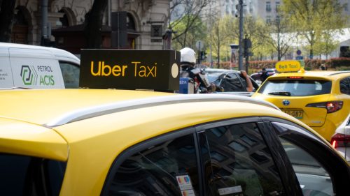 Holandský dozorný orgán udelil Uberu pokutu takmer 1 miliardu dolárov
