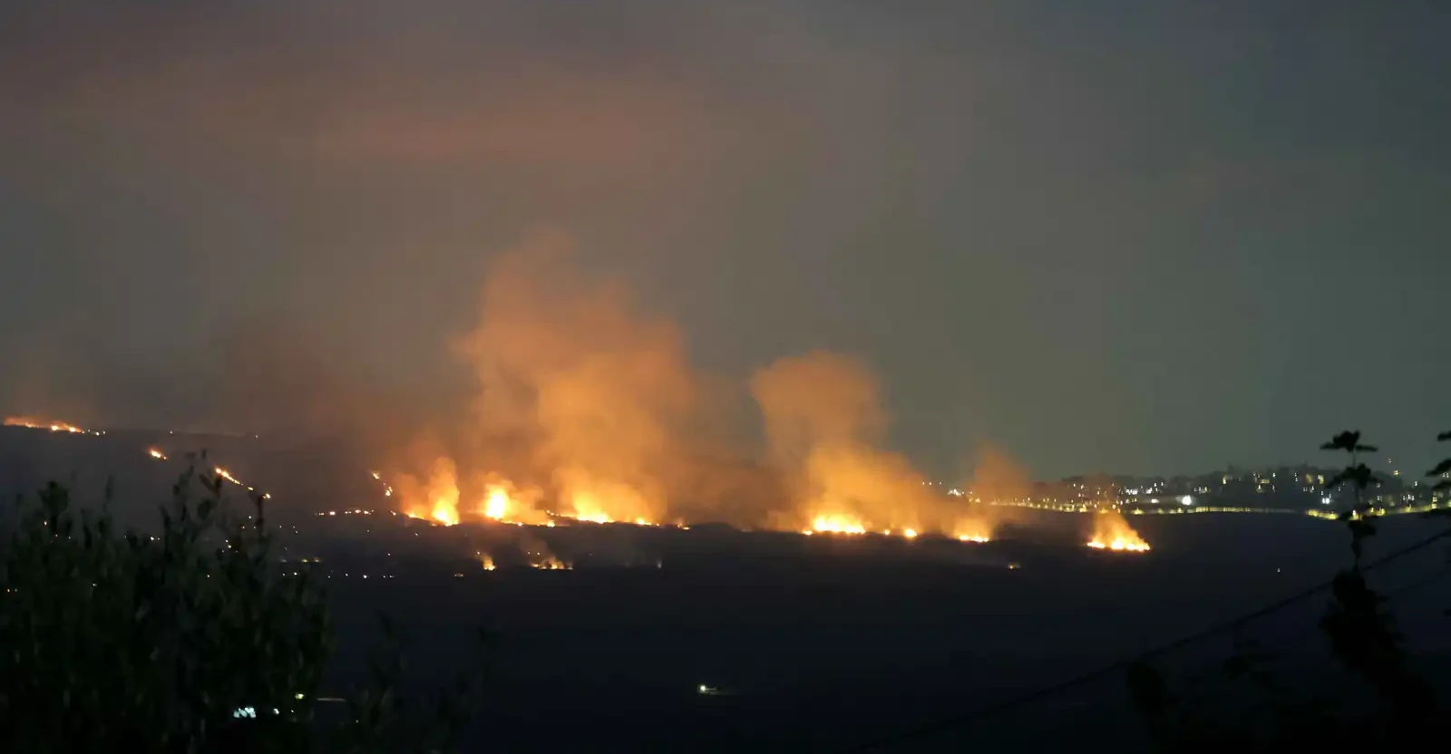 Izrael bombarduje a útočí na južný Libanon Izrael bombarduje a útočí na južný Libanon