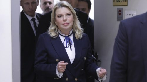 „Nerozvinutý Maročan“: Netanjahuova manželka čelí žalobe proti „extrémnemu zneužívaniu“