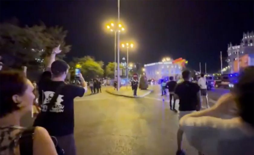 Protestujúci sa stretli s políciou po masovom zhromaždení za imigračnú krízu v Ceute Protestujúci sa stretli s políciou po masovom zhromaždení za imigračnú krízu v Ceute