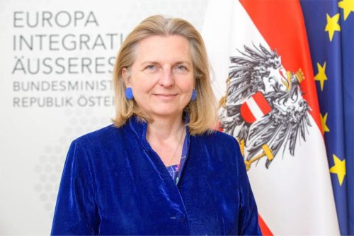 Chýba tu ani racionalita, ani logika – bývalý rakúsky minister zahraničných vecí o eurohystérii