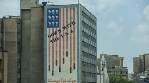 Amerika má moc poraziť Irán. Prečo ju nemôže využiť?