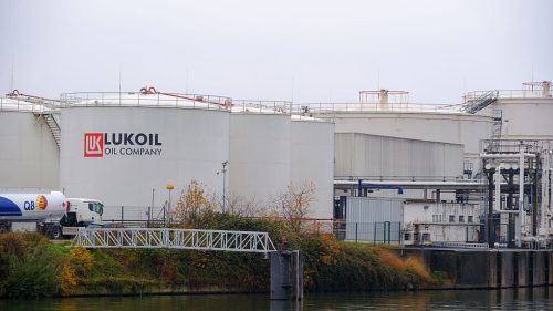 Rusko zostalo v auguste najväčším dodávateľom ropy pre Indiu