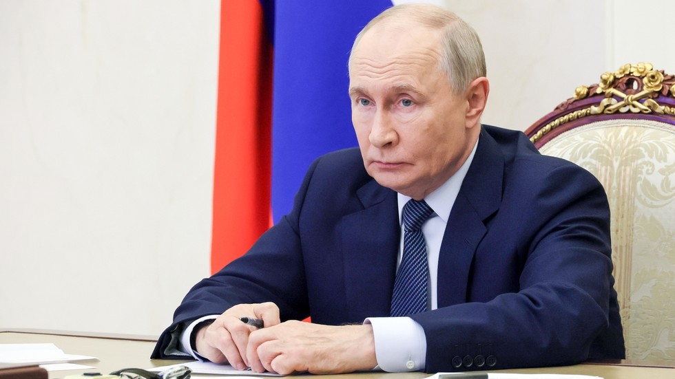 Putin pozastavil útoky na Kyjev