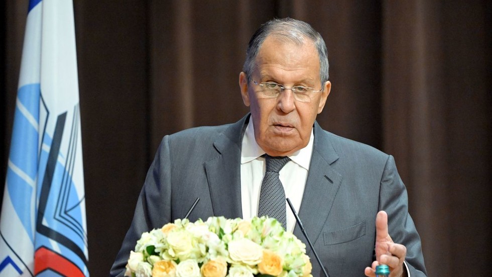EÚ sa dopúšťa „harakiri“ – Lavrov