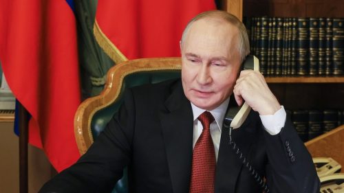 Putin a Trump sa telefonicky rozprávali, vyhlásil Kremeľ.