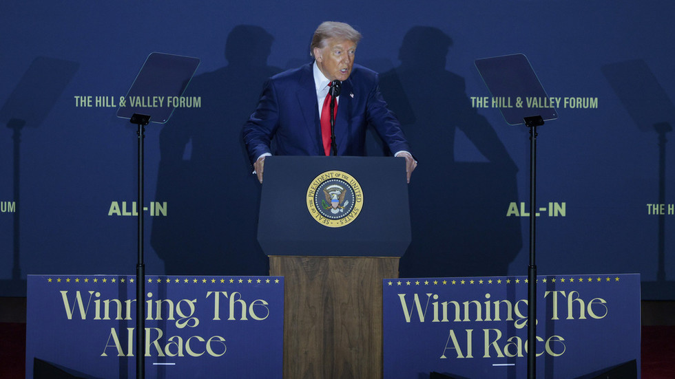 Trump odmieta varovania gigantov v oblasti umelej inteligencie pred existenčnou hrozbou. Trump odmieta varovania gigantov v oblasti umelej inteligencie pred existenčnou hrozbou.