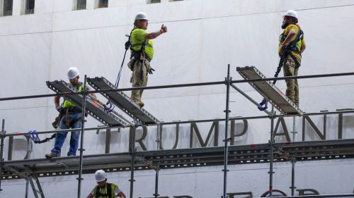 Kennedyho centrum je bez Trumpovho mena na fasáde blízko bankrotu – WaPo