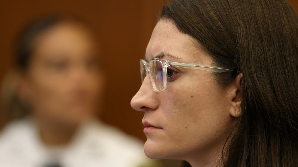 Americký zákonodarca žiada verejnú popravu Lindsay Clancyovej. Americký zákonodarca žiada verejnú popravu Lindsay Clancyovej.