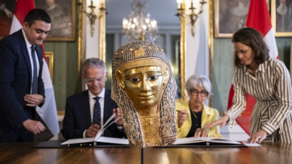 Švajčiarsko vracia Egyptu starovekú zlatú masku (FOTOGRAFIE) Švajčiarsko vracia Egyptu starovekú zlatú masku (FOTOGRAFIE)
