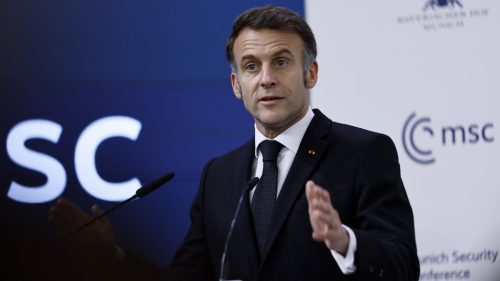 Macron vyzýva von der Leyenovú na zmiernenie pravidiel EÚ týkajúcich sa palív v čase, keď sa prejavuje energetická kríza.