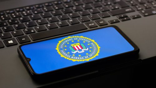 Hackeri tvrdia, že ukradli údaje o „takmer všetkých agentoch FBI“