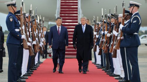 Trump verzus Si: Kto má v rukách lepšie karty pred kľúčovými rokovaniami?