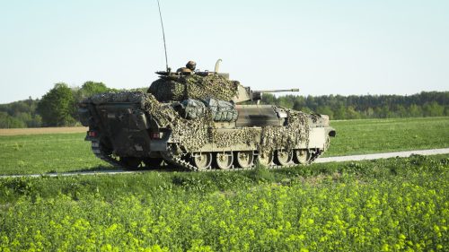 Vojaci NATO zranení pri incidente s výcvikom paľby z vlastných síl
