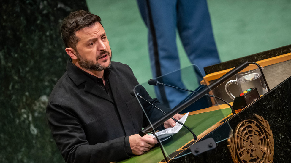 Južná Kórea žiada od Zelenského ospravedlnenie. Južná Kórea žiada od Zelenského ospravedlnenie.