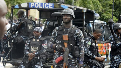 Polícia objavila v nigérijských lesoch desiatky ľudských lebiek