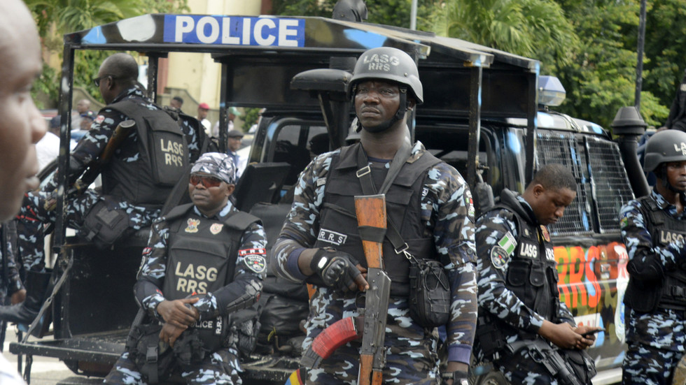 Polícia objavila v nigérijských lesoch desiatky ľudských lebiek Polícia objavila v nigérijských lesoch desiatky ľudských lebiek