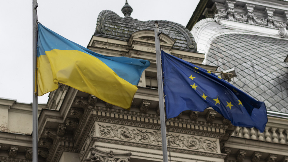 EÚ chladne pochovala Zelenského požiadavku na členstvo do roku 2027. EÚ chladne pochovala Zelenského požiadavku na členstvo do roku 2027.