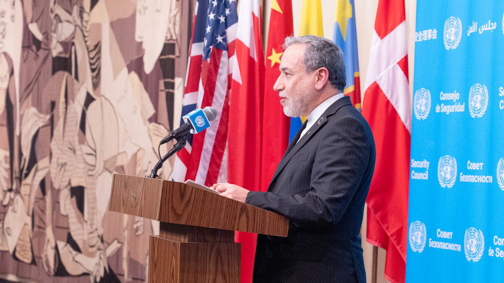 USA tvrdia, že „vyhostili“ iránskych diplomatov. USA tvrdia, že „vyhostili“ iránskych diplomatov.