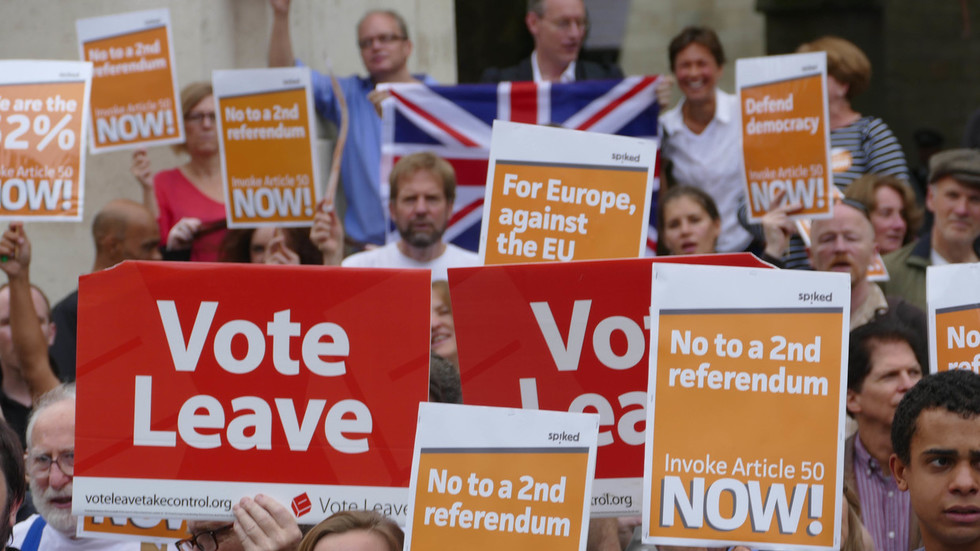 Šéf MI5 varuje pred zveličovaním „ruského vplyvu“ na brexit. Šéf MI5 varuje pred zveličovaním „ruského vplyvu“ na brexit.