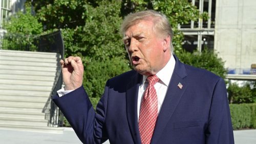 Je čas, aby za Ukrajinu hovoril niekto iný než Zelensky – Trump