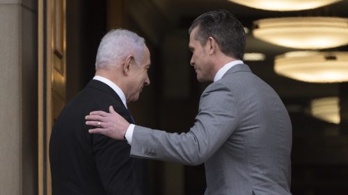 Hegseth a Netanjahu viedli tajné rozhovory – Axios