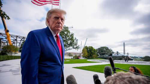 USA „zhoria“ ako Francúzsko, ak vyhrajú demokrati – Trump (VIDEO)