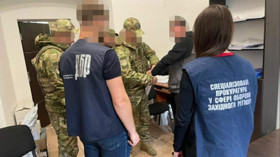 Skorumpovaný ukrajinský odvodový dôstojník obvinený z toho, že na smrť ubil branca Skorumpovaný ukrajinský odvodový dôstojník obvinený z toho, že na smrť ubil branca