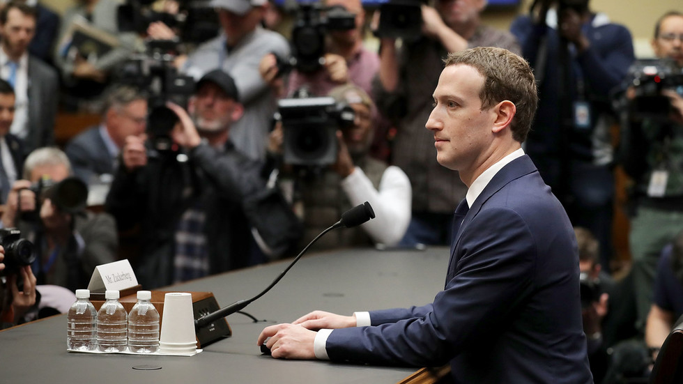 Meta dostala pokutu 25 miliárd dolárov v škandále so súkromím spoločnosti Cambridge Analytica Meta dostala pokutu 25 miliárd dolárov v škandále so súkromím spoločnosti Cambridge Analytica