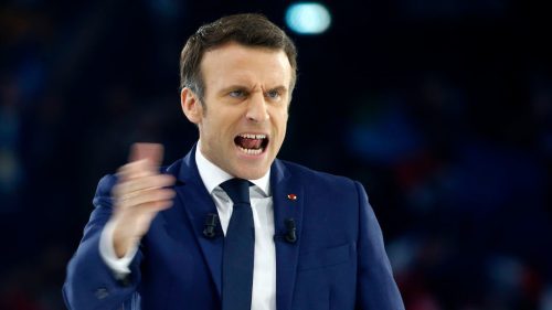 Macron kritizuje Trumpa v súvislosti s nepokojmi vo Francúzsku