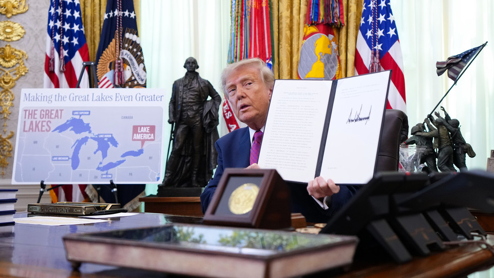 USA obviňujú Kanadu zo zasahovania do volieb USA obviňujú Kanadu zo zasahovania do volieb