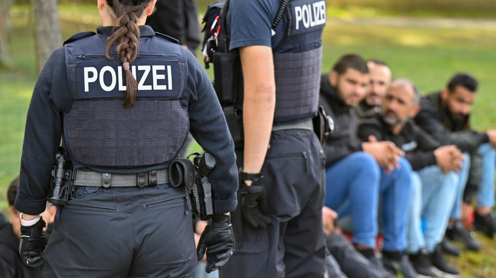 Nemeckí imigrační pracovníci obvinení z prevádzačstva – Bild Nemeckí imigrační pracovníci obvinení z prevádzačstva – Bild
