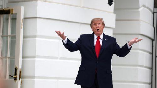 Trump sa vyhráža ďalším „malým epickým besnením“ voči Iránu