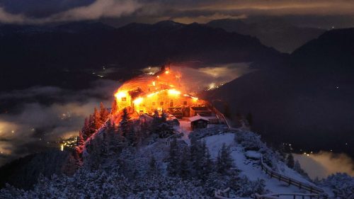 Požiar zničil Hitlerovo horské útočisko „Orlie hniezdo“