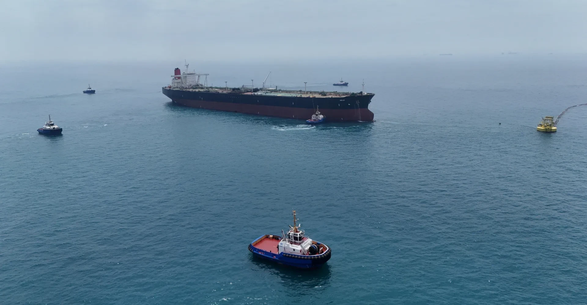 Ropný supertanker zasiahnutý pri výjazde z Hormuzského prielivu Ropný supertanker zasiahnutý pri výjazde z Hormuzského prielivu
