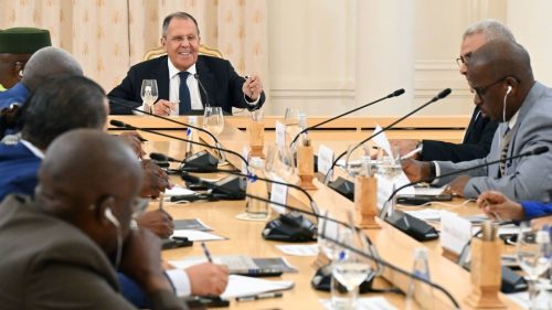 Lavrov poskytuje rozhovor africkým médiám