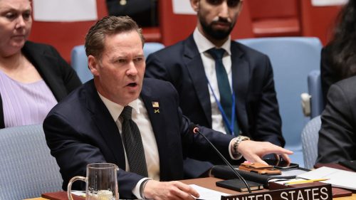 „Odstúpte!“ Americký veľvyslanec vybuchol voči kubánskemu ministrovi (VIDEO)