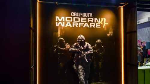 „Americká psychologická vojna“: Hra Call of Duty čelí kritike za použitie záberov katastrof