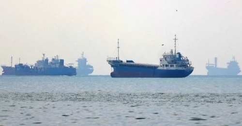 Dva ropné tankery zastavili južne od Hormuzského prielivu